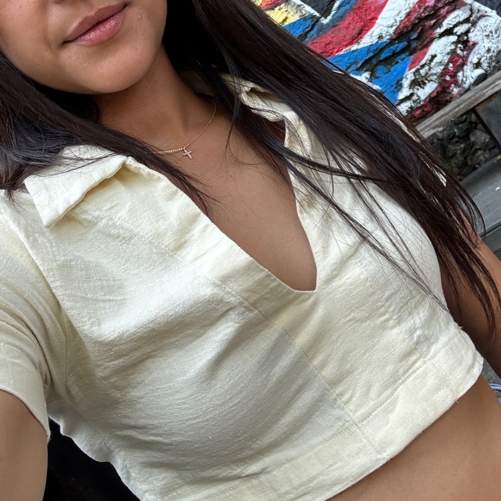 Women's Cream Collared Crop Top